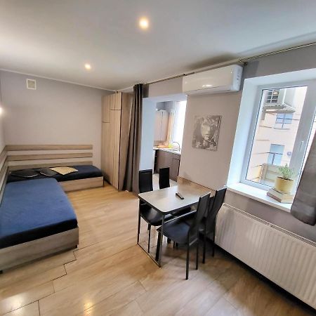 Like Home On Zaliznychna 3 Ivano-Frankivsk Eksteriør billede