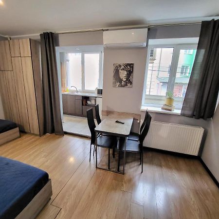 Like Home On Zaliznychna 3 Ivano-Frankivsk Eksteriør billede